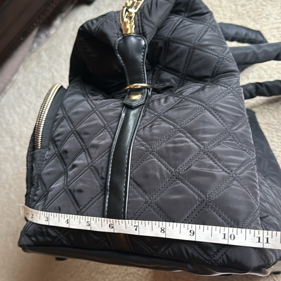 Joan & David 18“ Diamond Quilted Nylon Weekender Duffle Bag - used once. - Picture 15 of 16